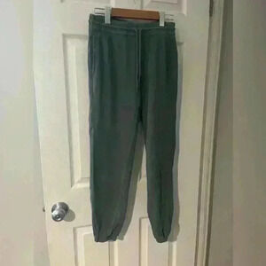 Aerie  the chill jogger size xs oversized with drawstring green color